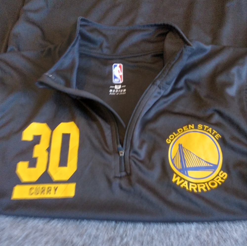 NBA Pullover - Picture 4 of 4